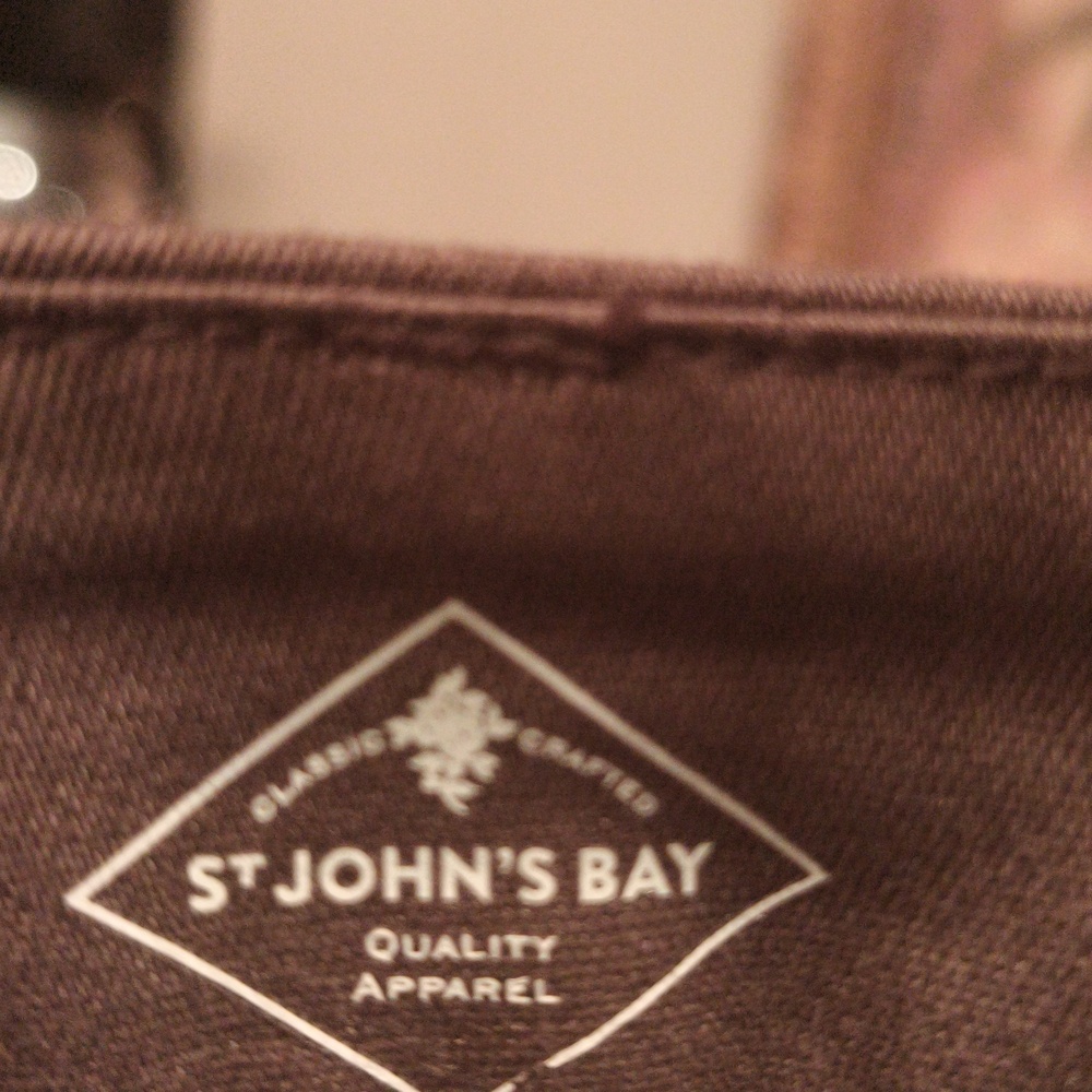 FINAL PRICE NWT St. John's Bay Cafe Brown Capri Shorts Size 4